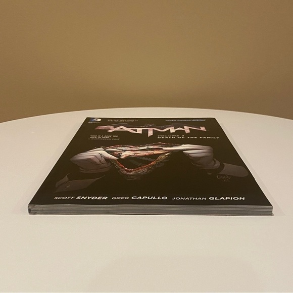 DC Comics Batman Vol. 3 Death of the Family - Picture 5 of 6